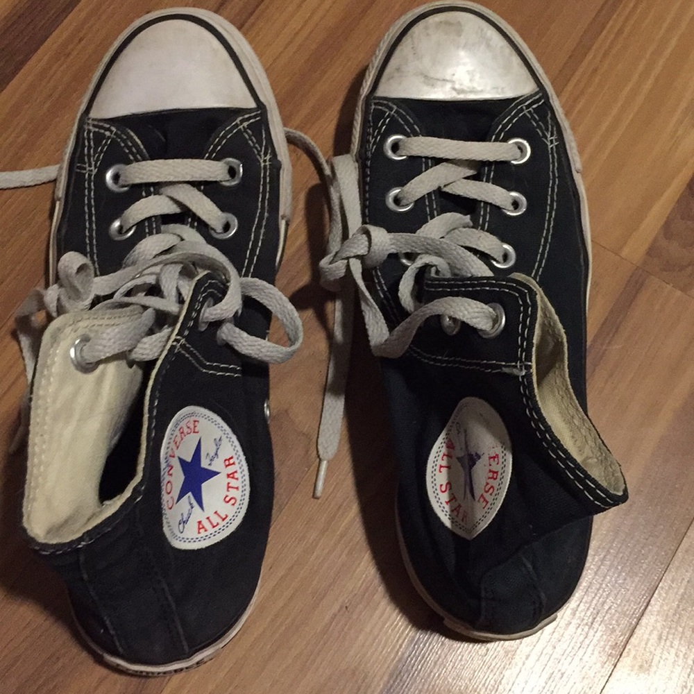 Black and white chuck Taylor all star converse